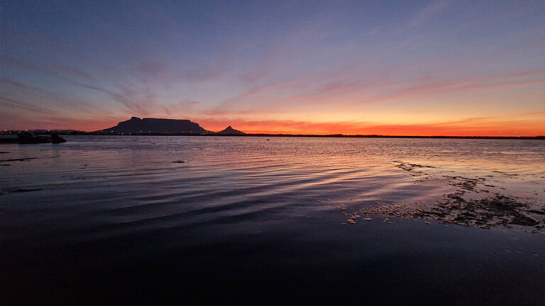 Die MAC 24-Hour Sailing Challenge in Kapstadt: Geschichte, Rekorde, Teams & das einzigartige 24-Stunden-Segelrennen auf dem Rietvlei.