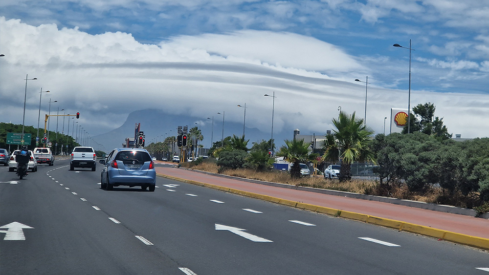 Günstige Mietwagen in Kapstadt: Tipps zu Autovermietung, Linksverkehr, Verkehrsregeln, Tanken & Parken in Südafrika. Alles, was Sie wissen müssen.